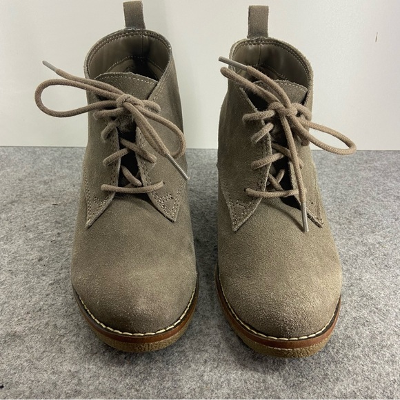 White Mountain Lambert Wedge Ankle Booties in Taupe/Grey Suede Women’s Size 7M - Picture 3 of 8